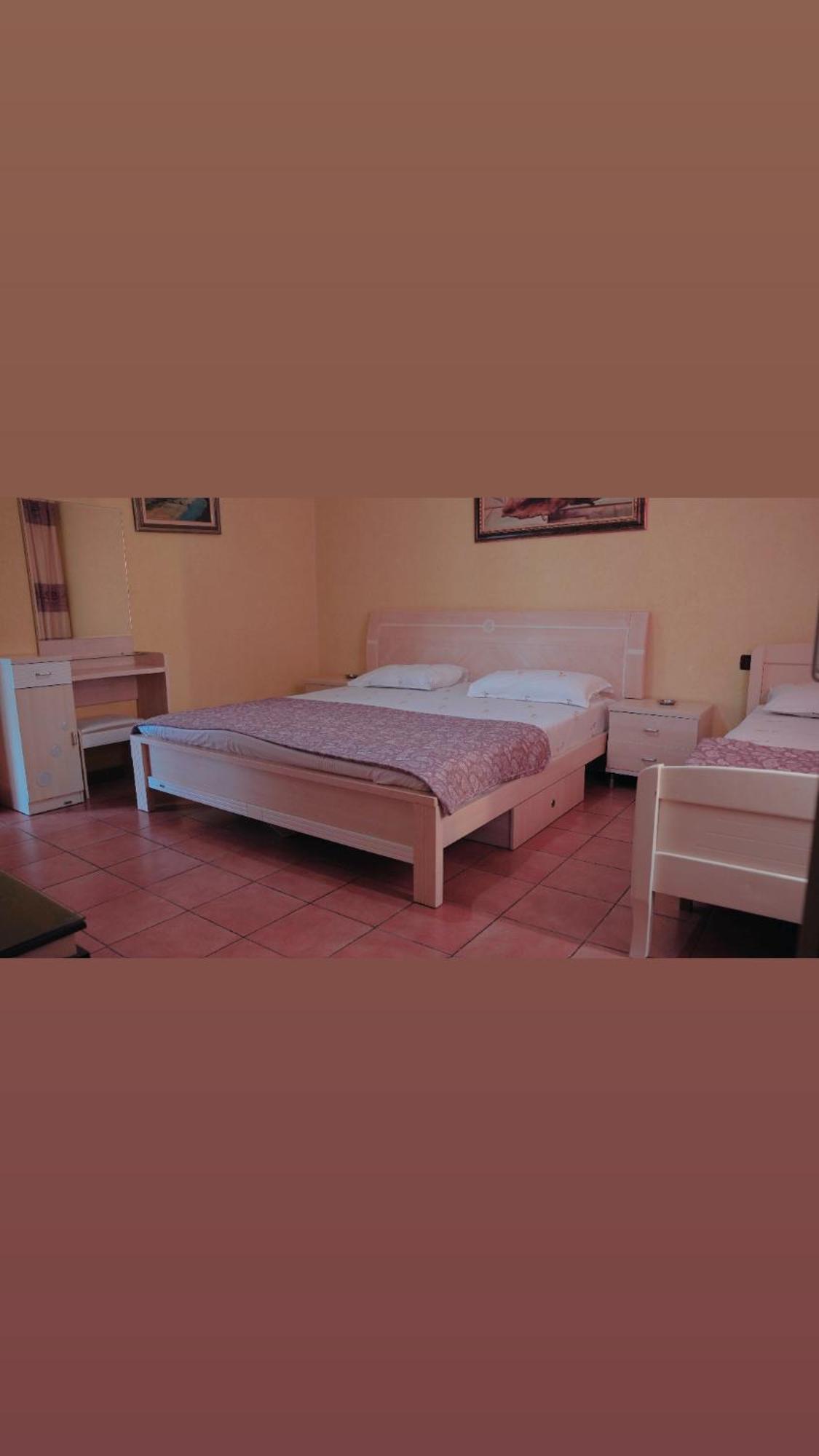 Alen Bar Hotel Tirana Kültér fotó