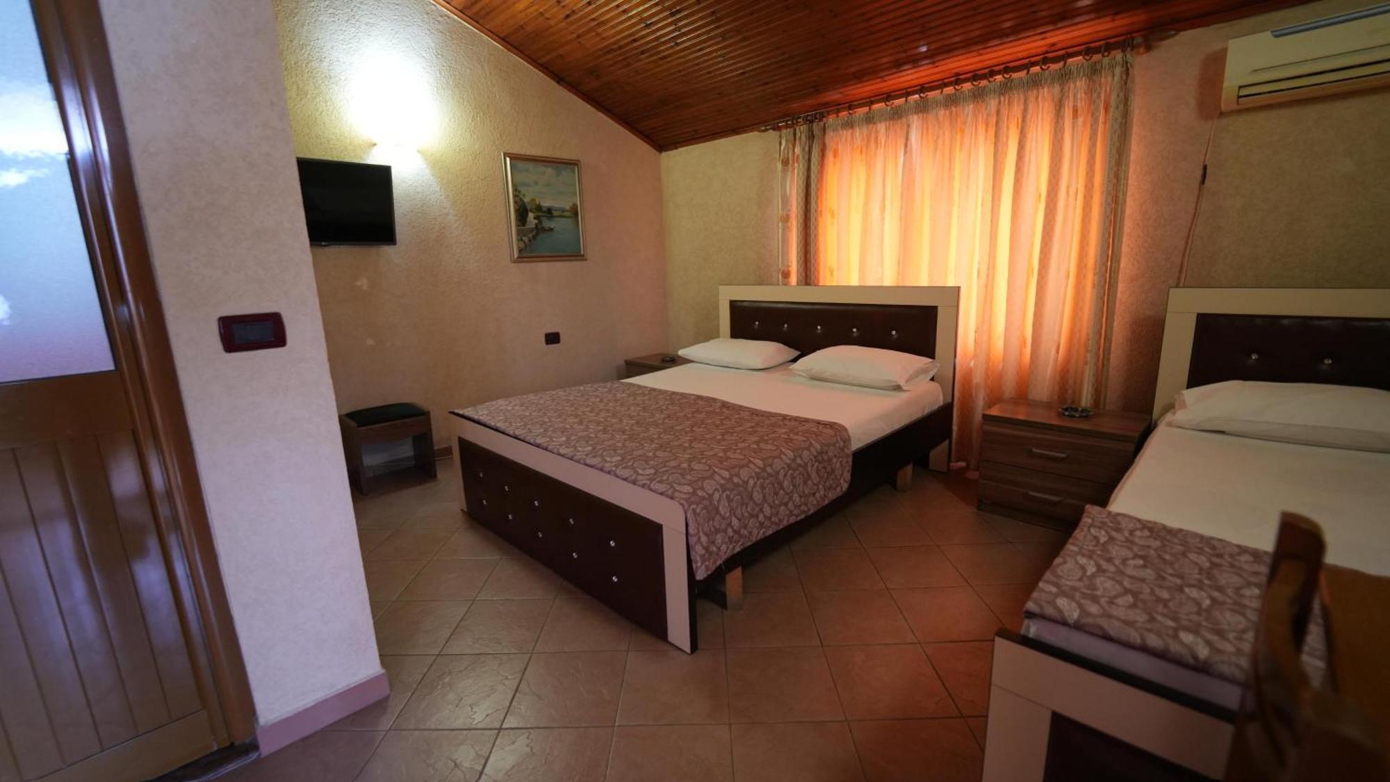 Alen Bar Hotel Tirana Kültér fotó