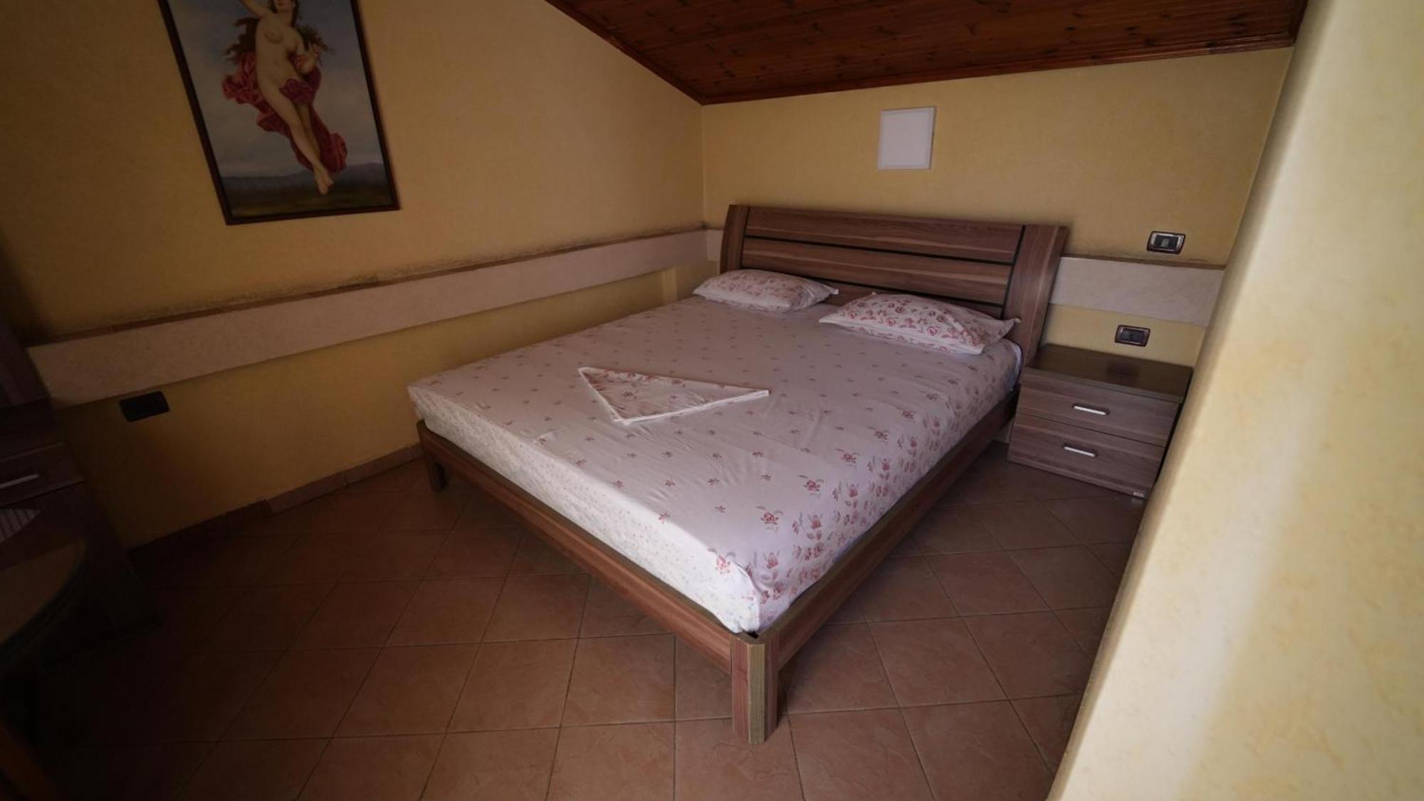 Alen Bar Hotel Tirana Kültér fotó