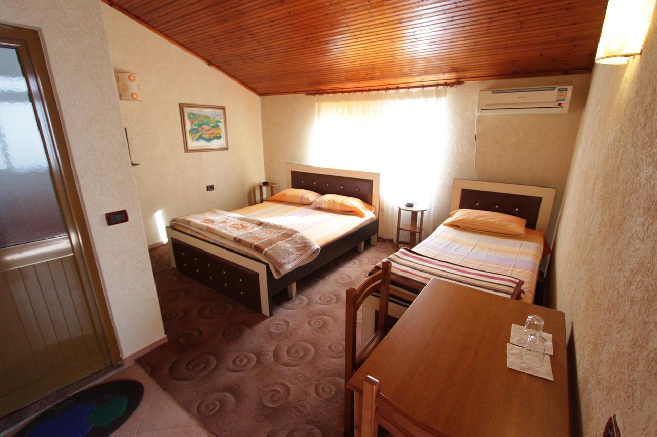 Alen Bar Hotel Tirana Kültér fotó